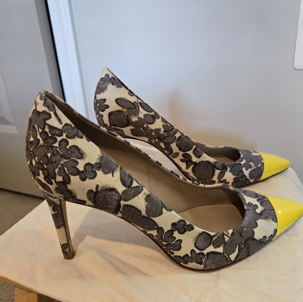Tory Burch Issy High-Heel Floral Pump - Size 8